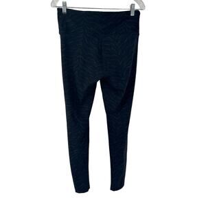 Victoria Sport Midnight Blue & Black Leggings Sz Medium